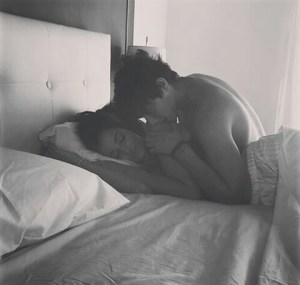 black-and-white-couple-kiss-love-favim-com-3201085